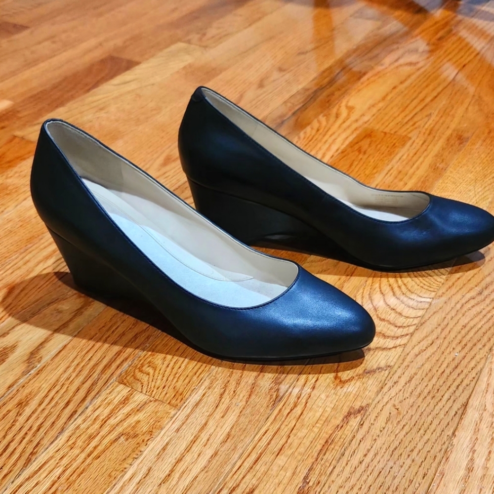 Cole Hann black wedge 10W